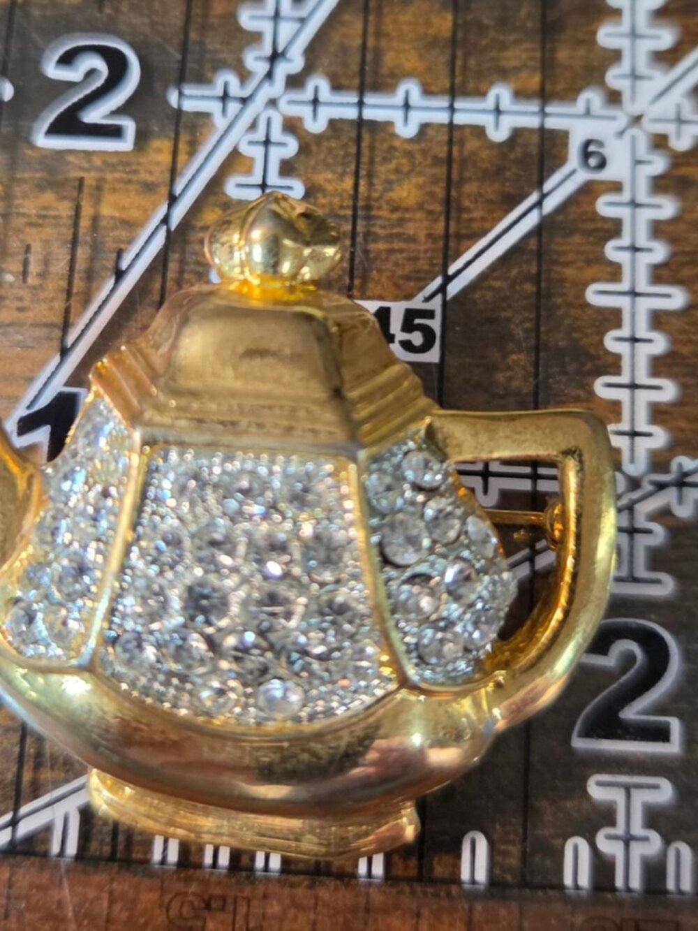 Vintage Louis Stern Gold-Plated Pavé Rhinestone Teapot Brooch Signed L-S - Picture 9 of 9